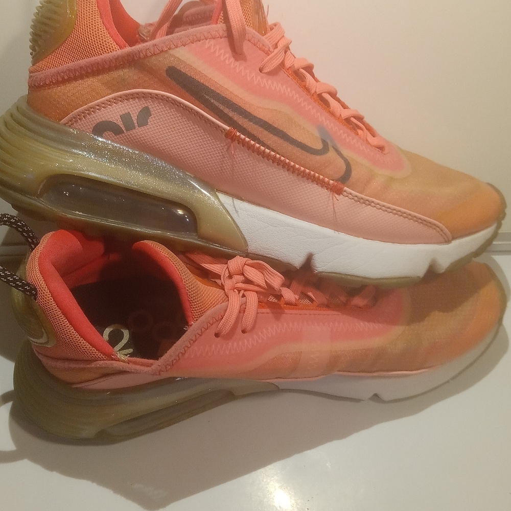 Air Max 2090 Women Size 7.5 Pink